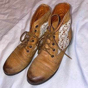 Steve Madden leather boots size 8